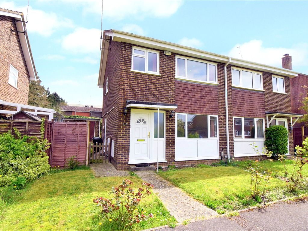 3 bed semidetached house for sale in Kempton Close, Newbury RG14 Zoopla