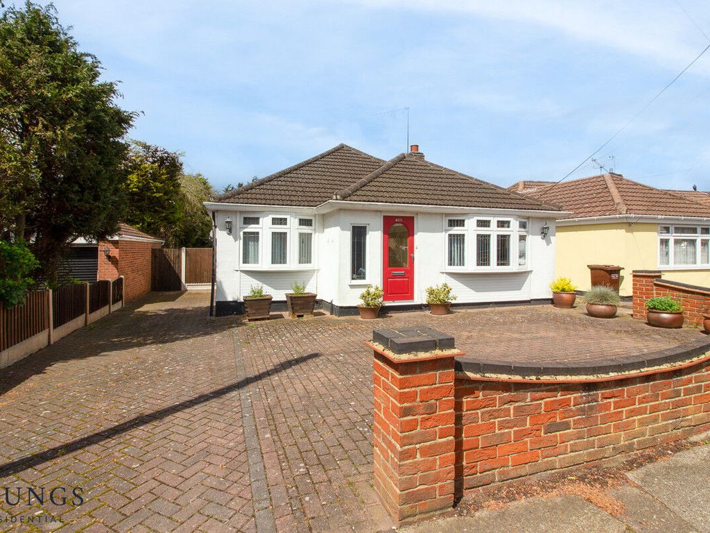 2 bed detached bungalow for sale in Kents Hill Road North, Benfleet SS7