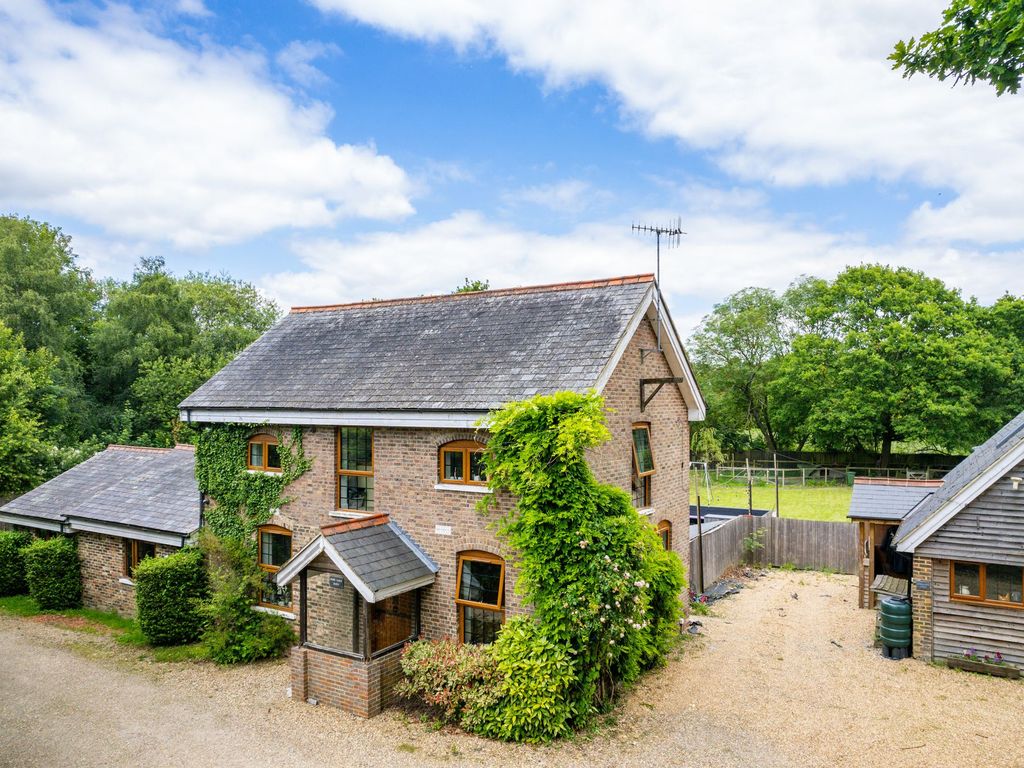 5 bed barn conversion for sale in Godstone Road, Lingfield RH7, £