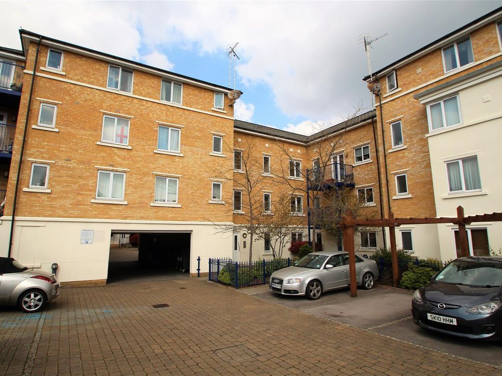 1 bed flat to rent in Peddle Court, West End Road, High HP11, £