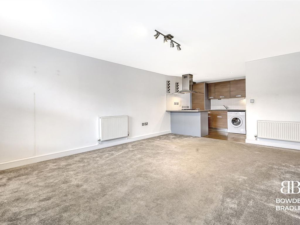 2 bed flat for sale in Connaught Place, 124 High Road, Loughton IG10, £