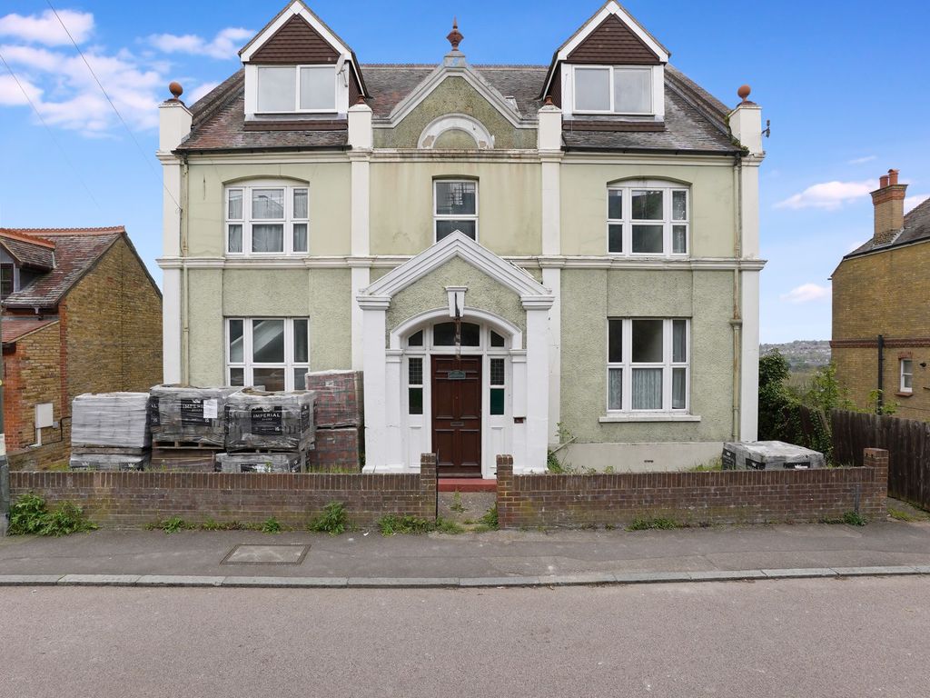 15 bed detached house for sale in Borstal Road, Rochester ME1, £