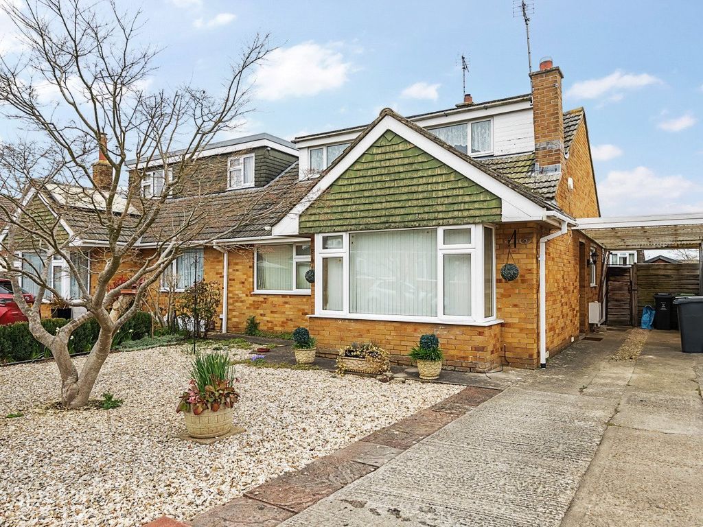 4 bed bungalow for sale in Halifax Close, Wroughton, Swindon SN4, £