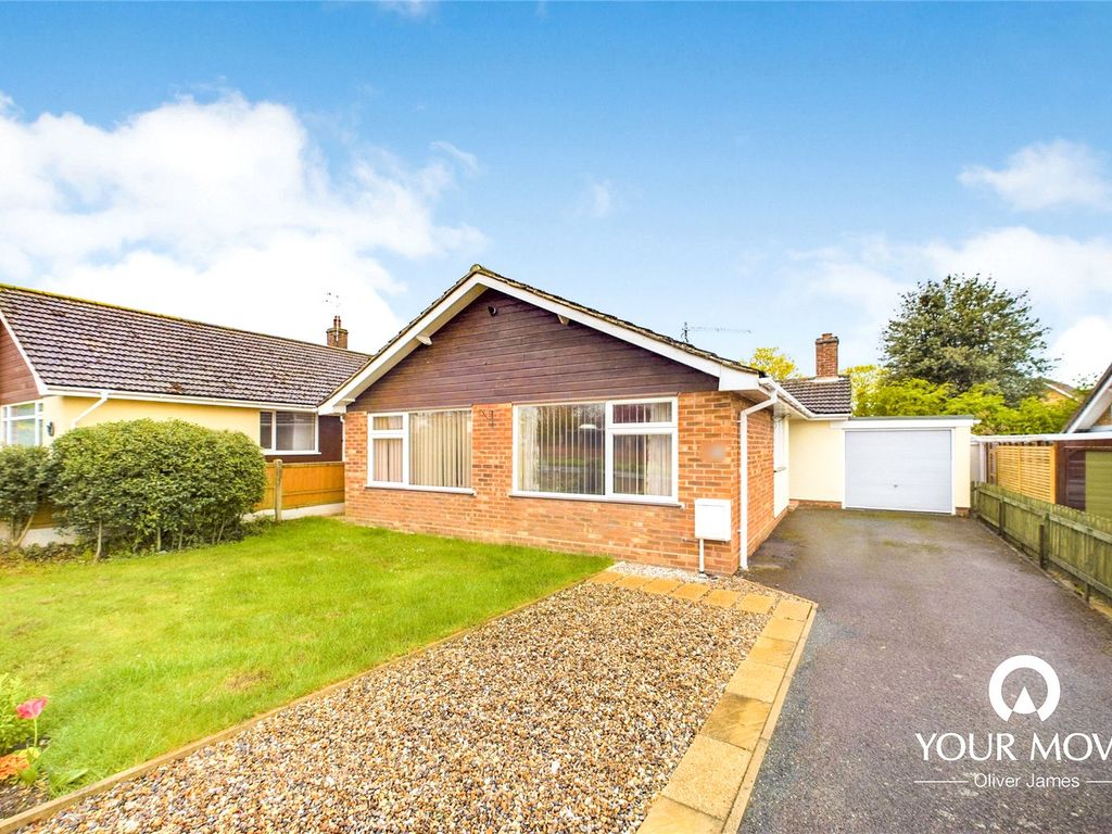 3 bed bungalow for sale in Newland Avenue, Worlingham, Beccles, Suffolk