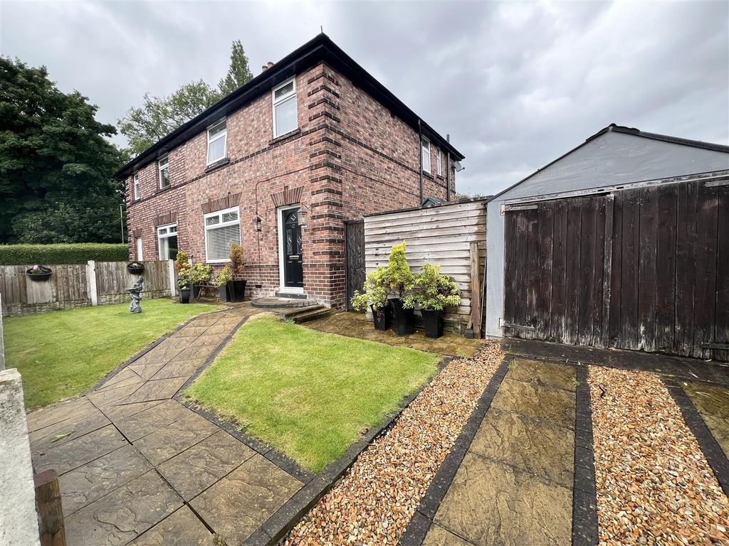 3 bed semidetached house for sale in King Edward Road, Dentons Green
