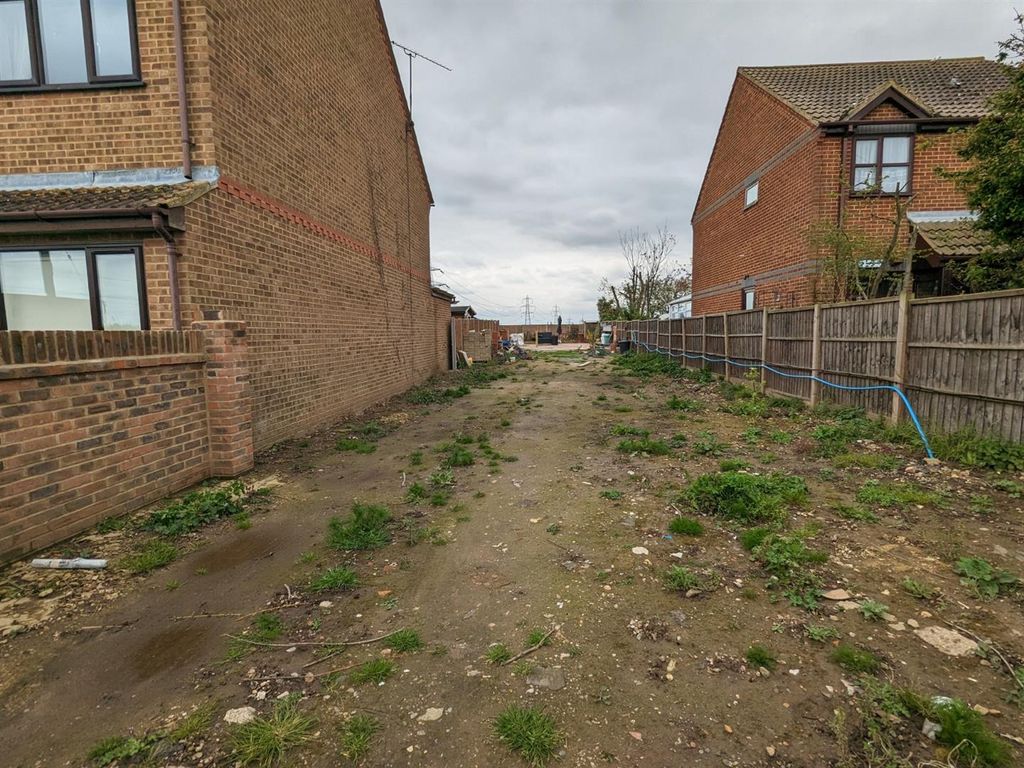 Land for sale in Burrows Lane, Middle Stoke, Rochester ME3 Zoopla