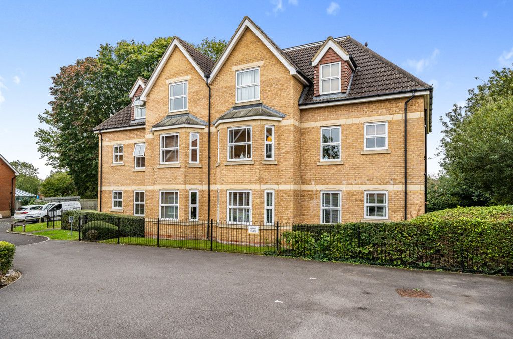 2 bed flat for sale in Attwood Drive, Arborfield, Reading RG2, £250,000