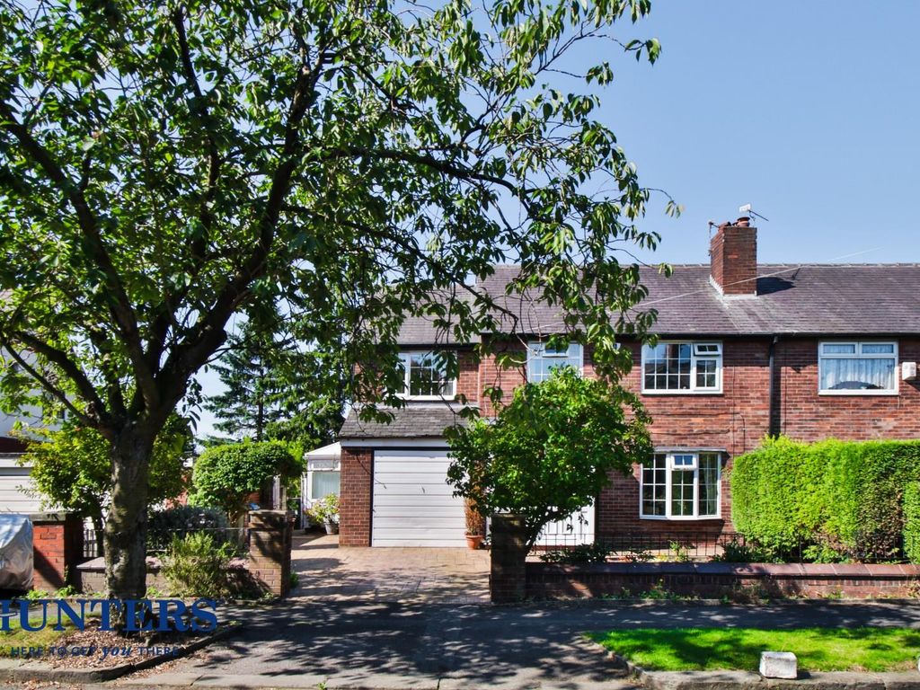 4 bed semidetached house for sale in Middlegate, Garden Suburbs