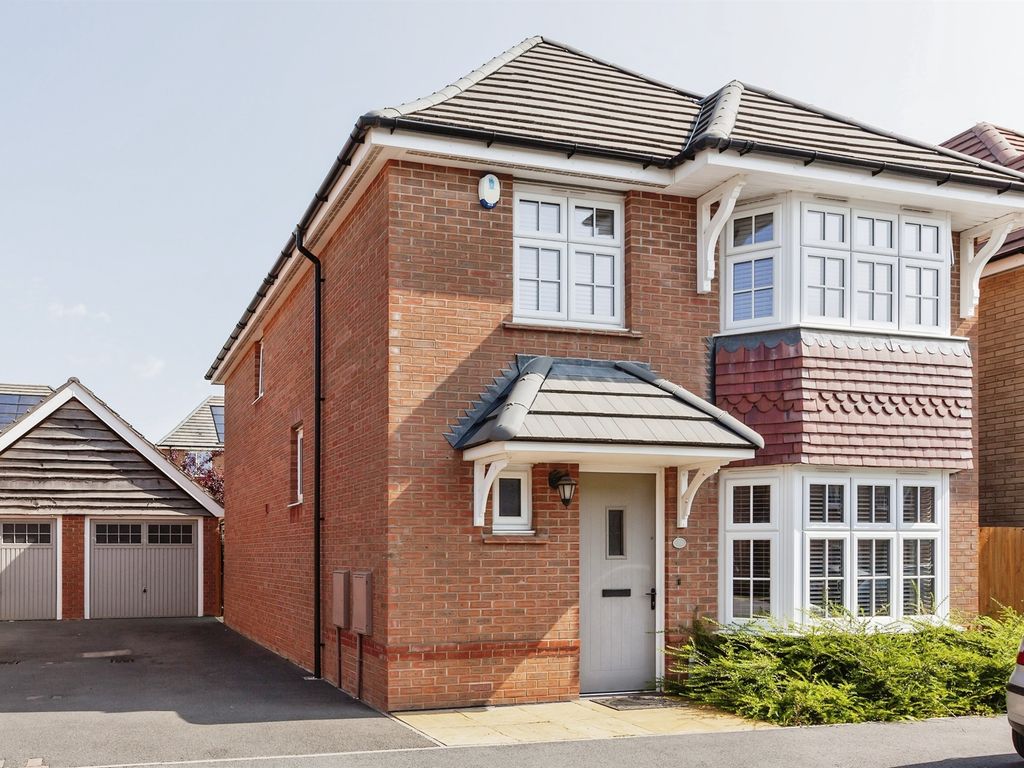 4 bed detached house for sale in Farnley Road, Hamilton, Leicester LE5