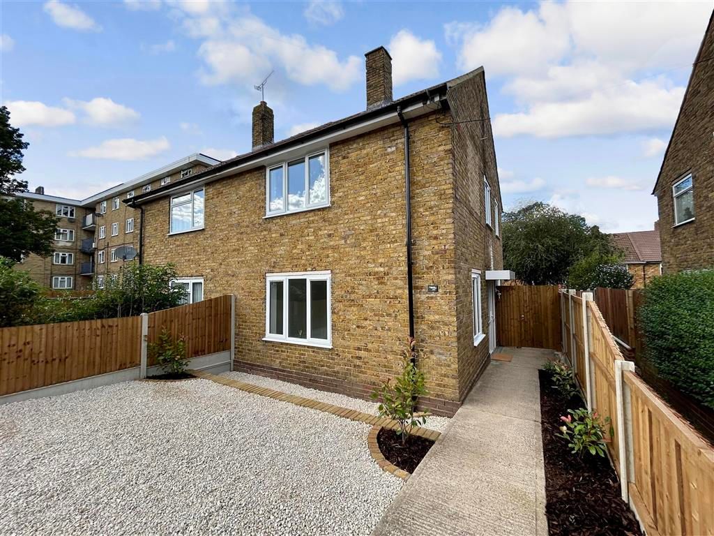 3 bed semidetached house for sale in Goudhurst Road, Twydall