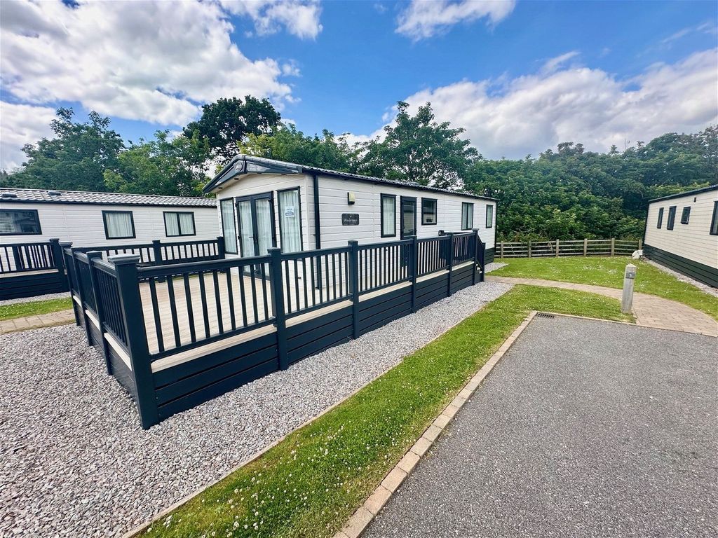 3 bed mobile/park home for sale in 3 Clennon View, Devon Bay Holiday
