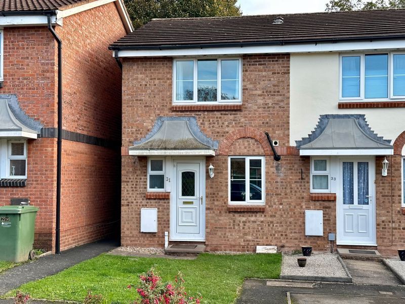 2 bed end terrace house for sale in Chequers Close, Hereford HR4, £
