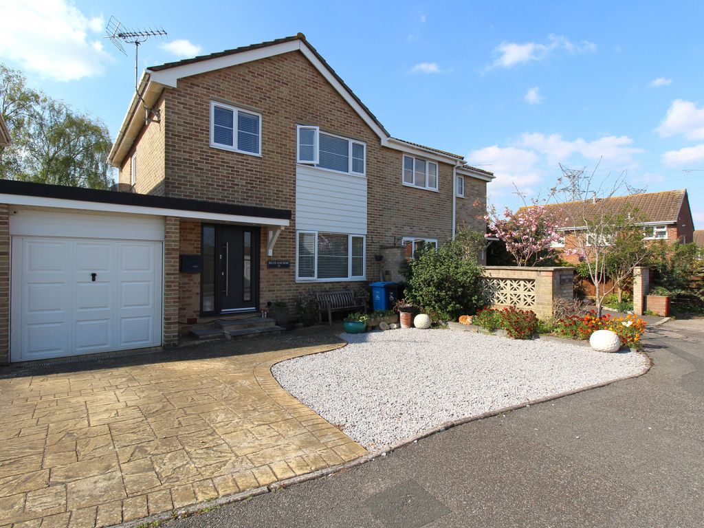 3 bed semidetached house for sale in Beckhampton Road, Hamworthy