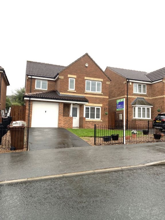 4 bed detached house to rent in Checkstone Avenue, Whitwood, Castleford WF10 Zoopla