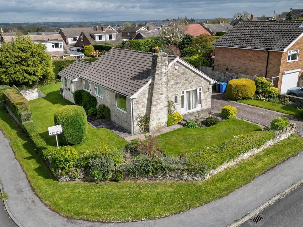 3 bed detached bungalow for sale in Selby Close, Walton, Chesterfield