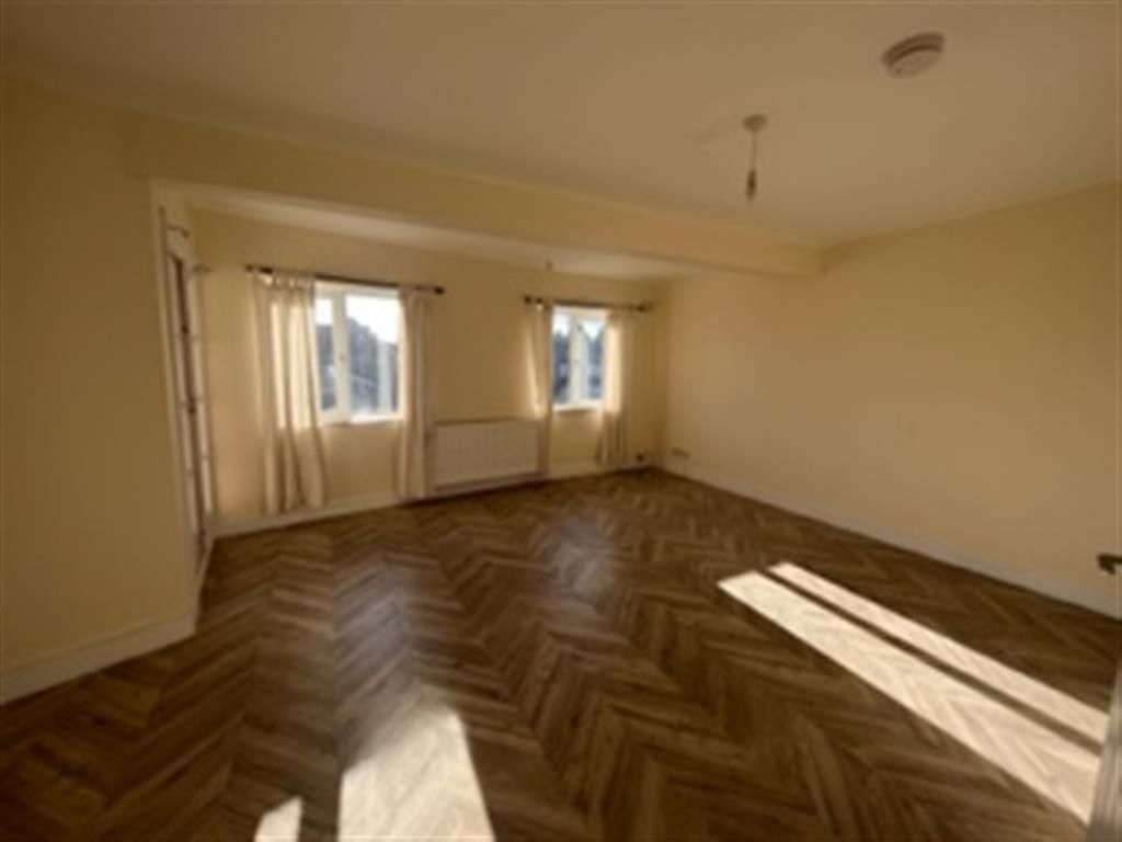 3 bed flat to rent in Shakespeare Drive, Shirley, Solihull B90, £1,150 pcm Zoopla