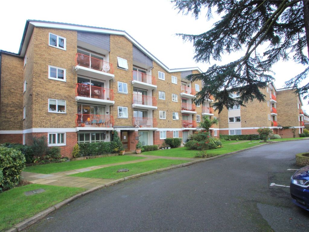2 bed flat to rent in Spruce Park, Cumberland Road, Bromley BR2, £1,700
