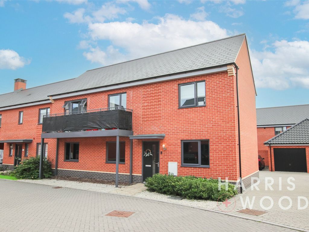 2 bed flat for sale in Fleming Way, Colchester, Essex CO4, £250,000