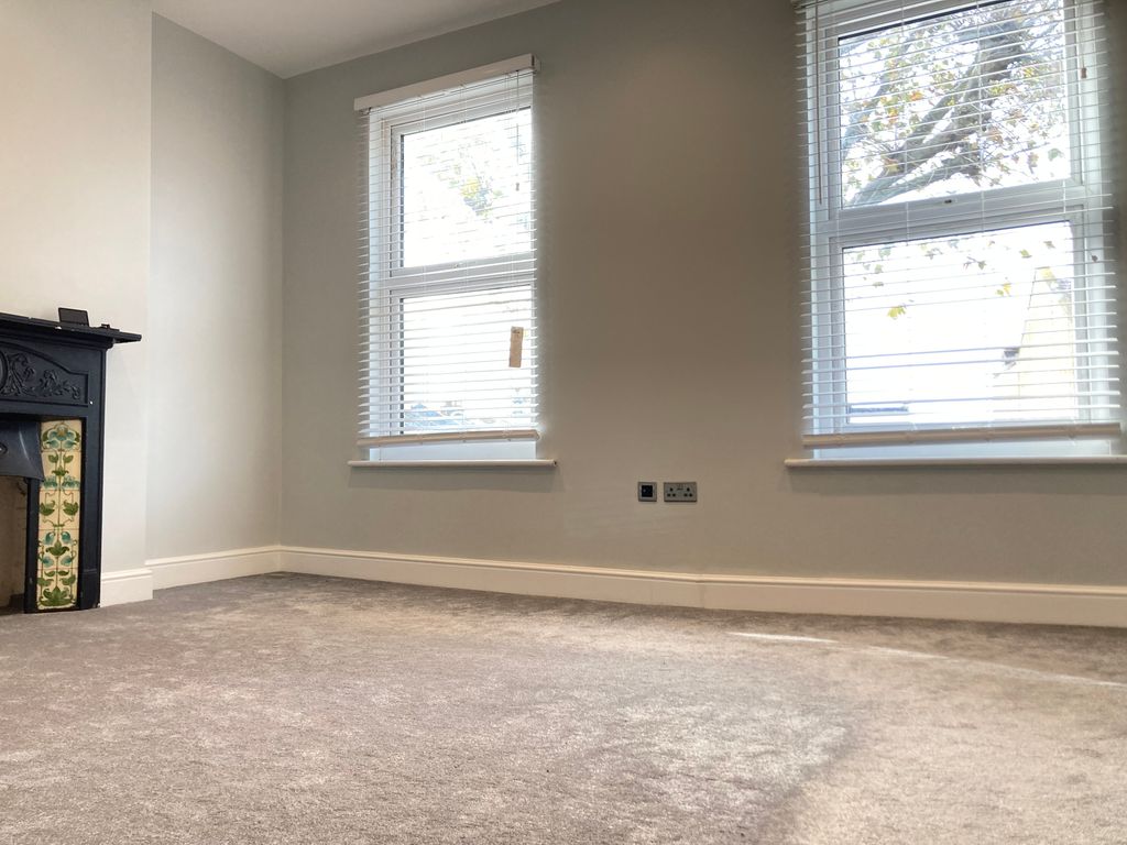 3 bed shared to rent in Very Near Northfield Road Area