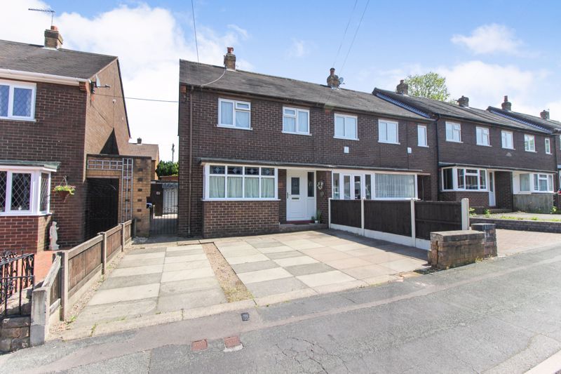 2 bed semidetached house for sale in Fair View Road, Leek