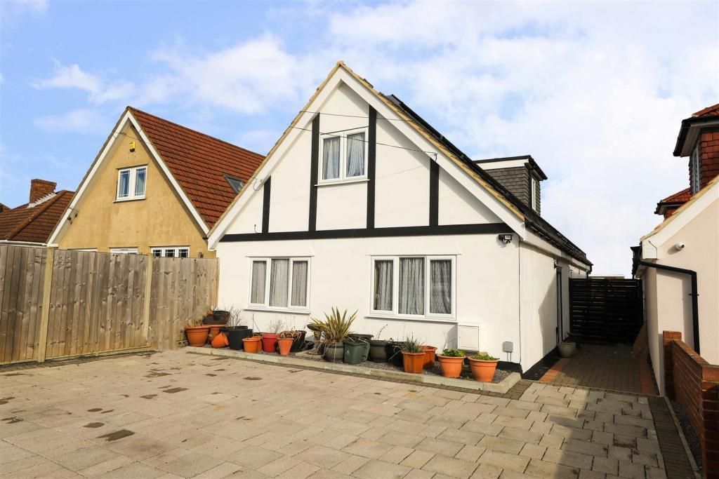 4 bed detached bungalow for sale in Bourn Avenue, Uxbridge UB8, £