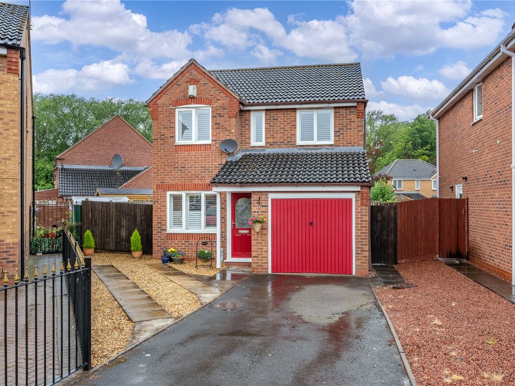 3 bed detached house for sale in Birchwood Close, Muxton, Telford