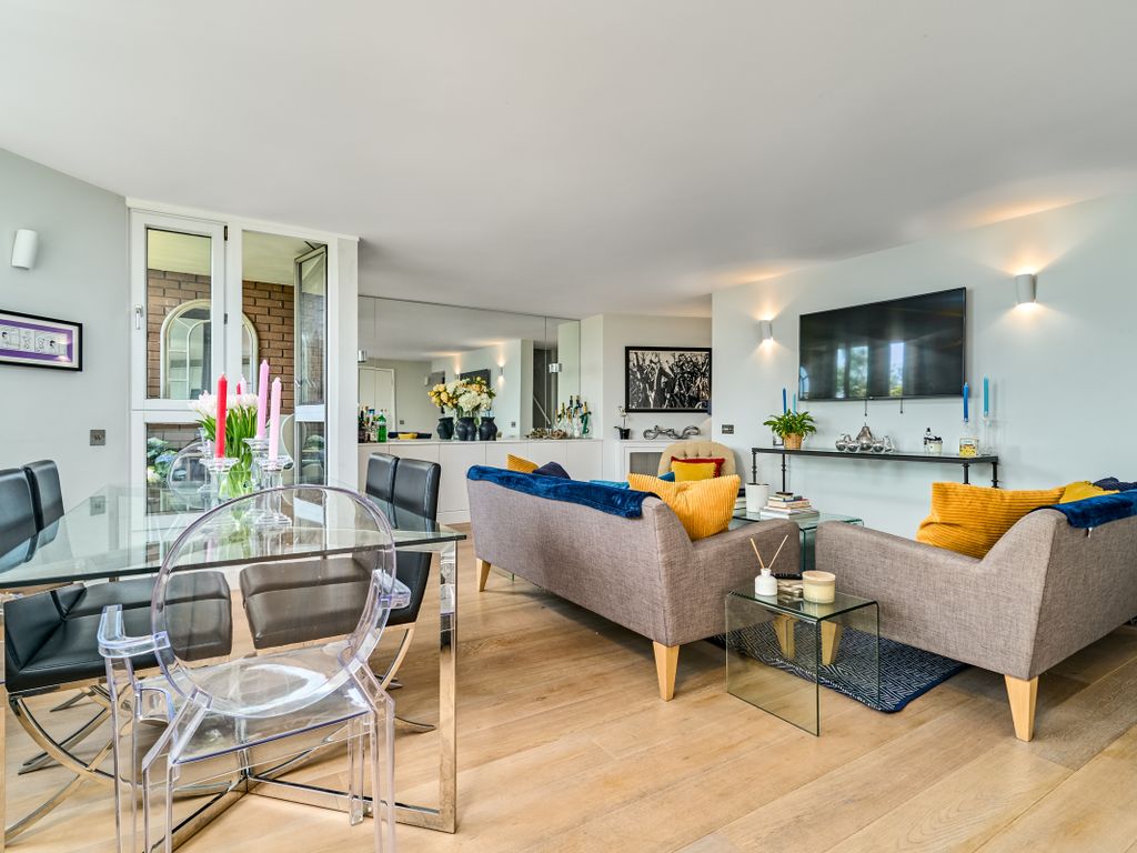 2 bed flat for sale in Upper Blantyre Walk, Worlds End Estate, Chelsea