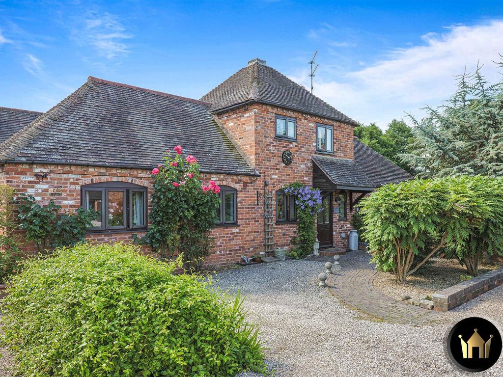 3 bed barn conversion for sale in Icknield Street, Beoley, Redditch B98
