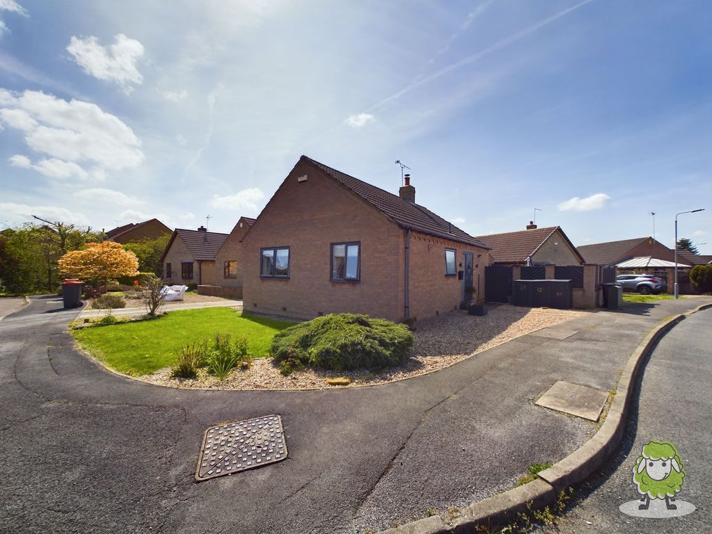 2 bed detached bungalow for sale in The Green, Huthwaite, SuttonInAshfield NG17 Zoopla