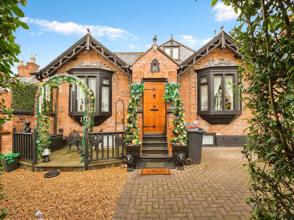 4 bed detached house for sale in Glan Aber Drive, Hough Green, Chester