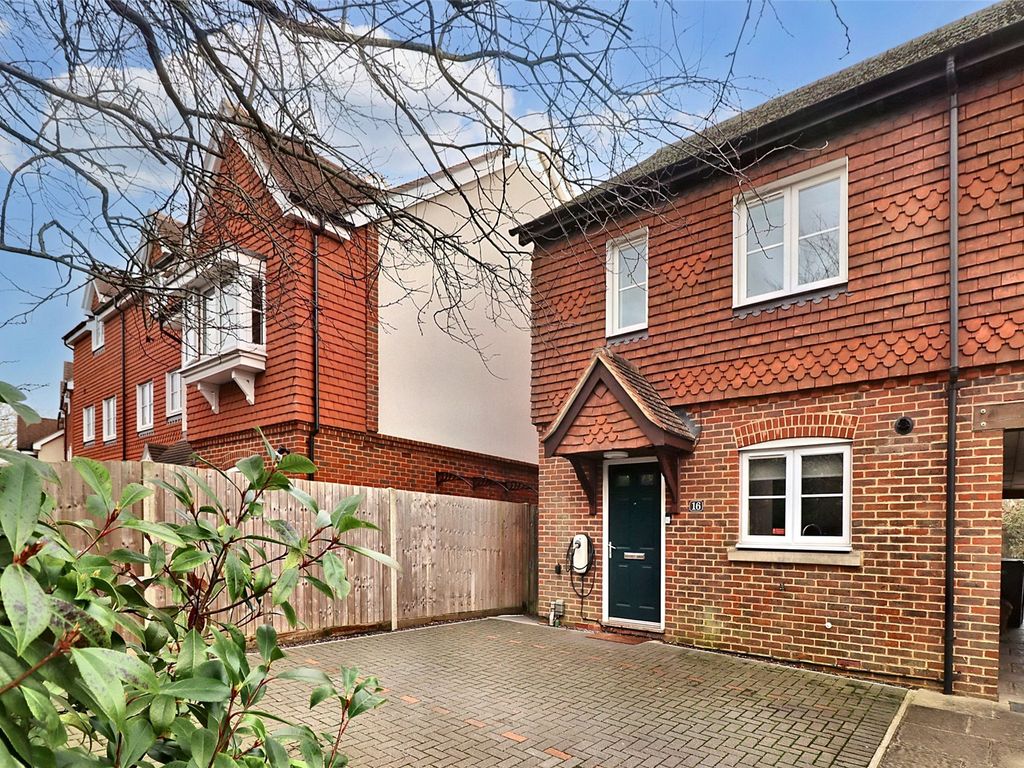 3 bed semidetached house for sale in Woking, Surrey GU22, £650,000