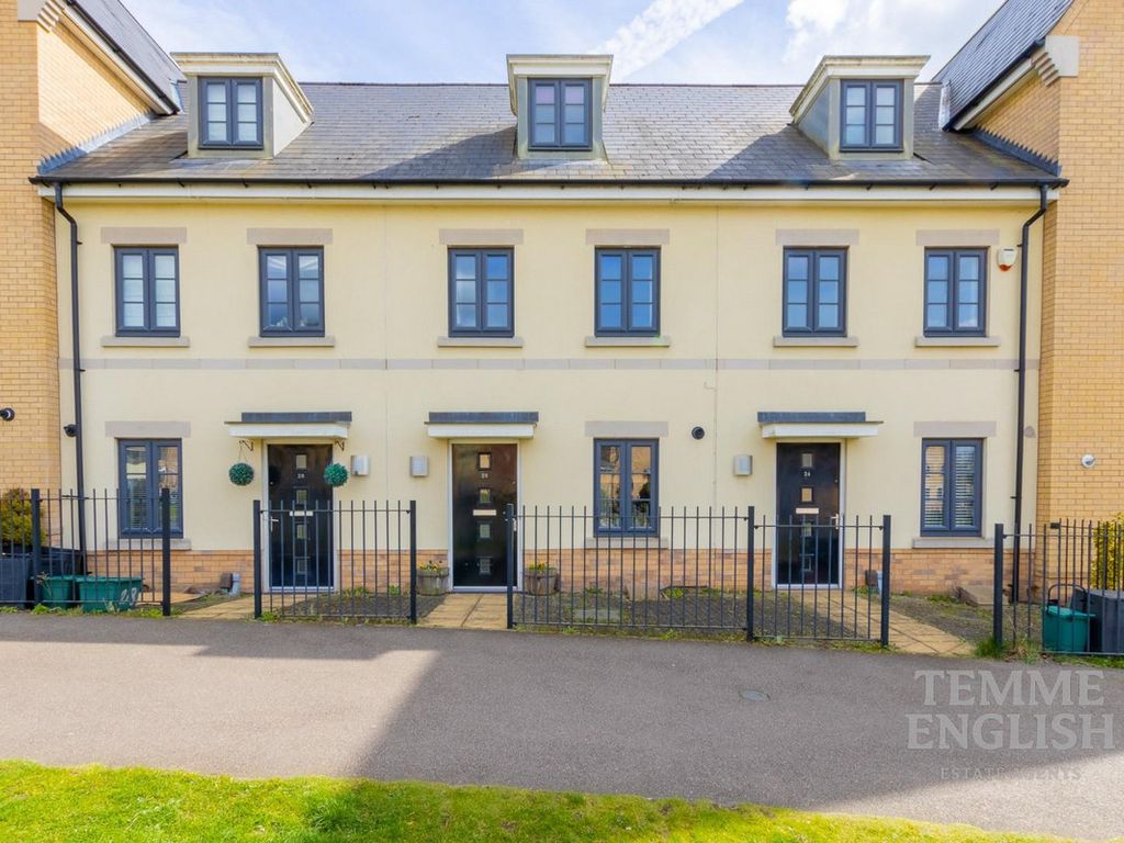 3 bed terraced house for sale in Roberts Road, Colchester CO2 Zoopla