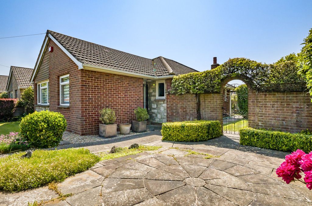 3 bed bungalow for sale in Southleigh Road, Emsworth, Hampshire PO10, £