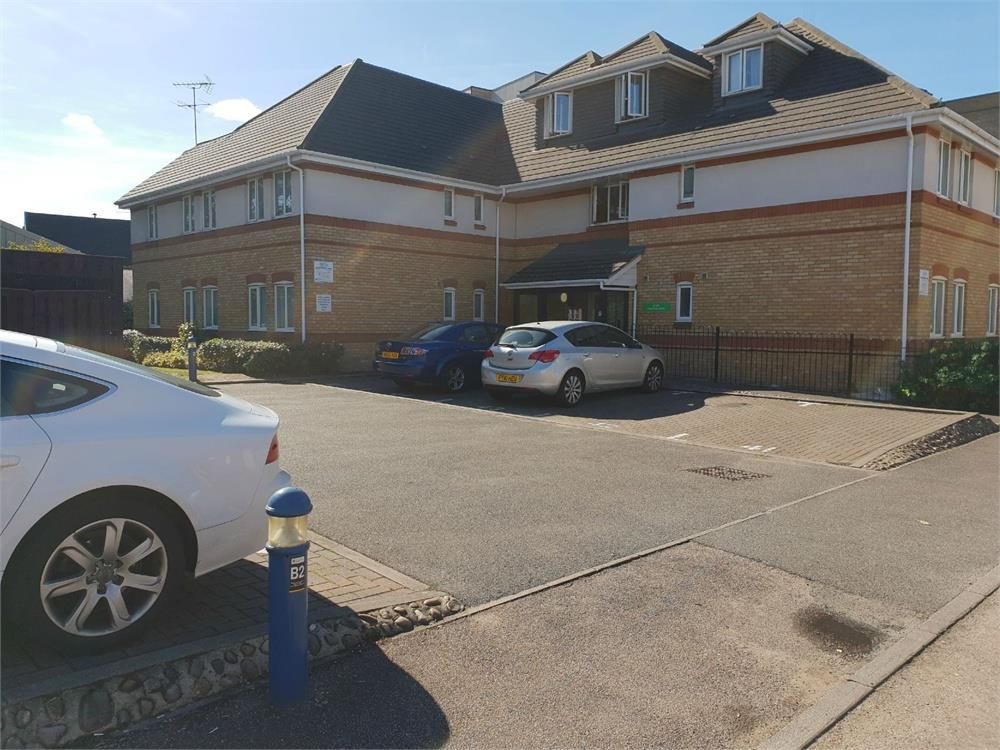 2 bed flat to rent in Dominion Close, Hounslow TW3 Zoopla