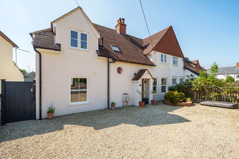 4 bed semidetached house for sale in Panters Road, Cholsey