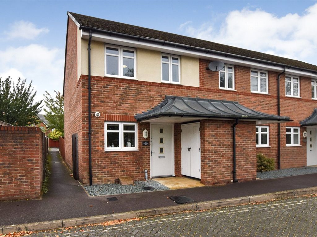 2 bed end terrace house for sale in Duxford Way, Farnborough, Hampshire GU14, £365,000 Zoopla