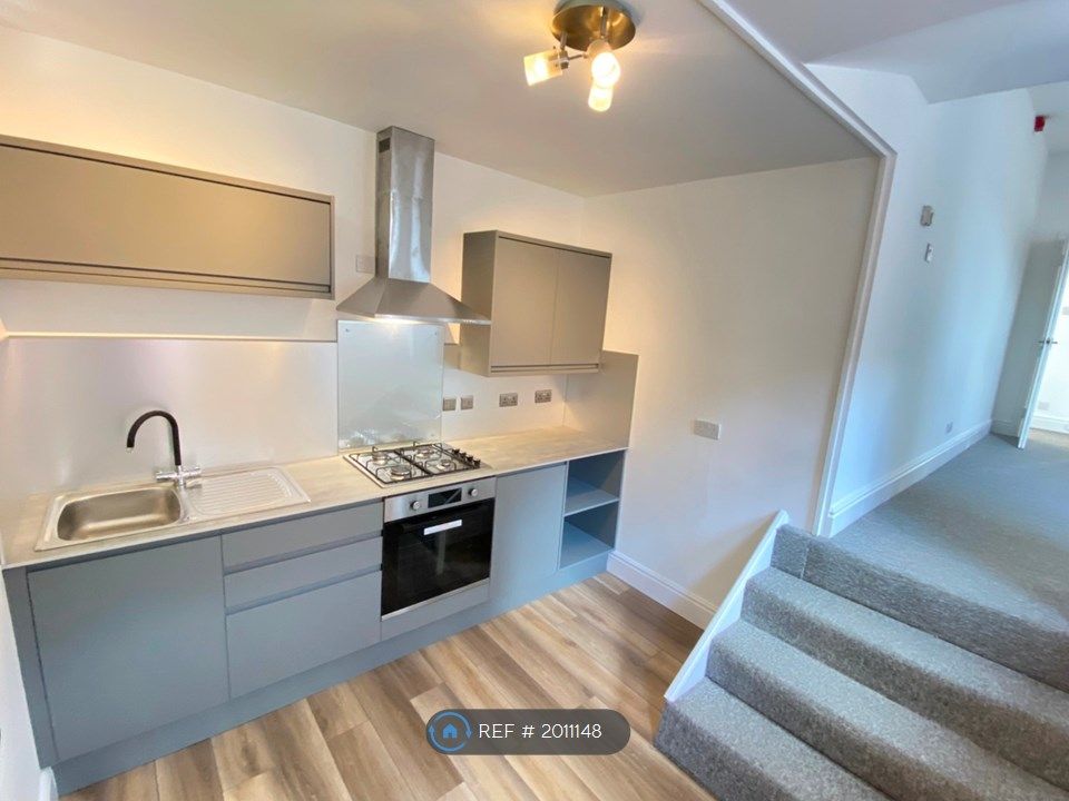 2 bed flat to rent in Raleigh Road, Exeter EX1, £1,200 pcm Zoopla