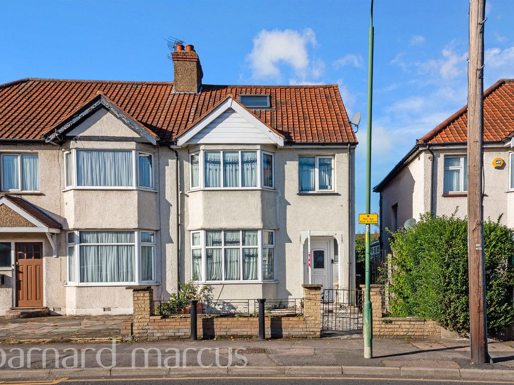 5 bed semidetached house for sale in Gander Green Lane, Cheam, Sutton