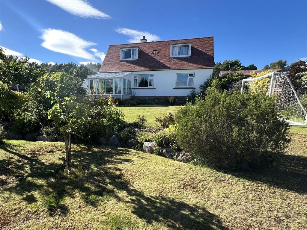 4 bed detached house for sale in Hamilton Crescent, Elgin IV30, £315,000 Zoopla