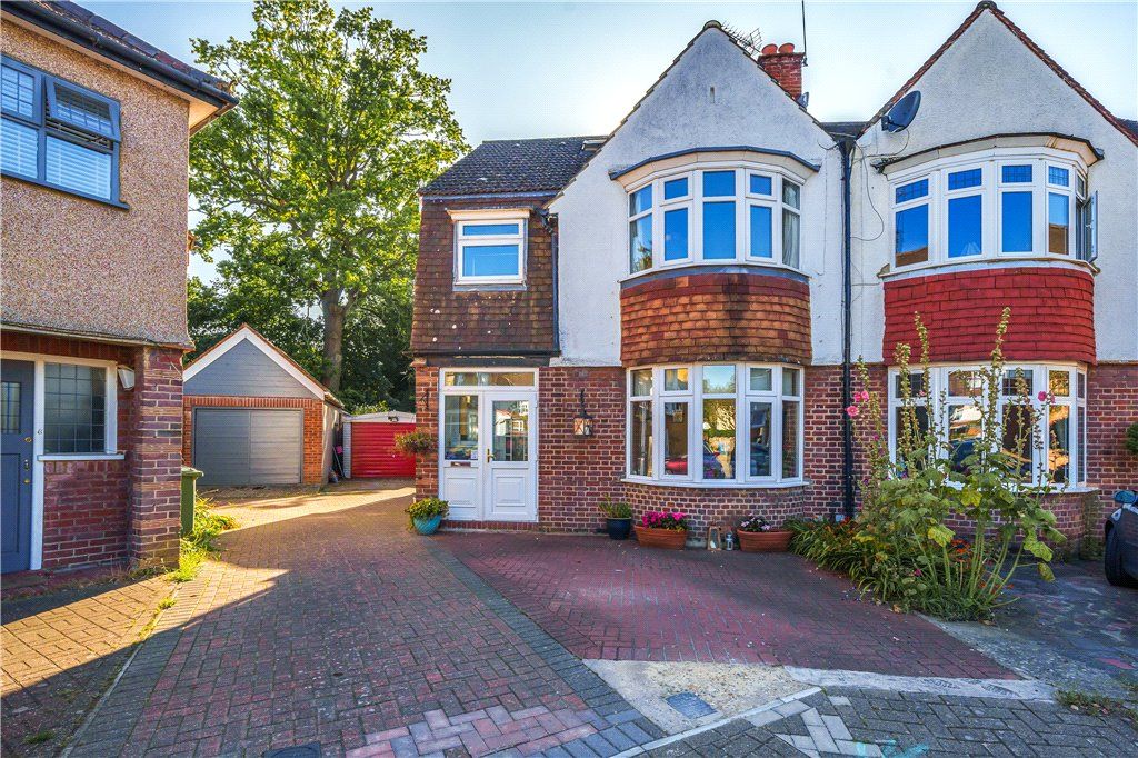 5 bed semidetached house for sale in Vale Croft, Pinner, Middlesex HA5