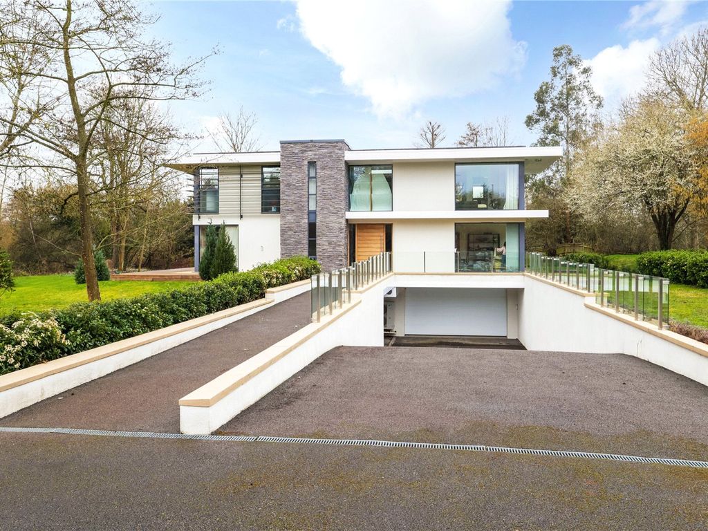 5 bed detached house for sale in Esher Road, Hersham, WaltonOnThames