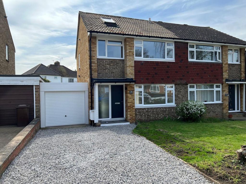 3 bed semidetached house for sale in Cobdown Close, Aylesford, Kent