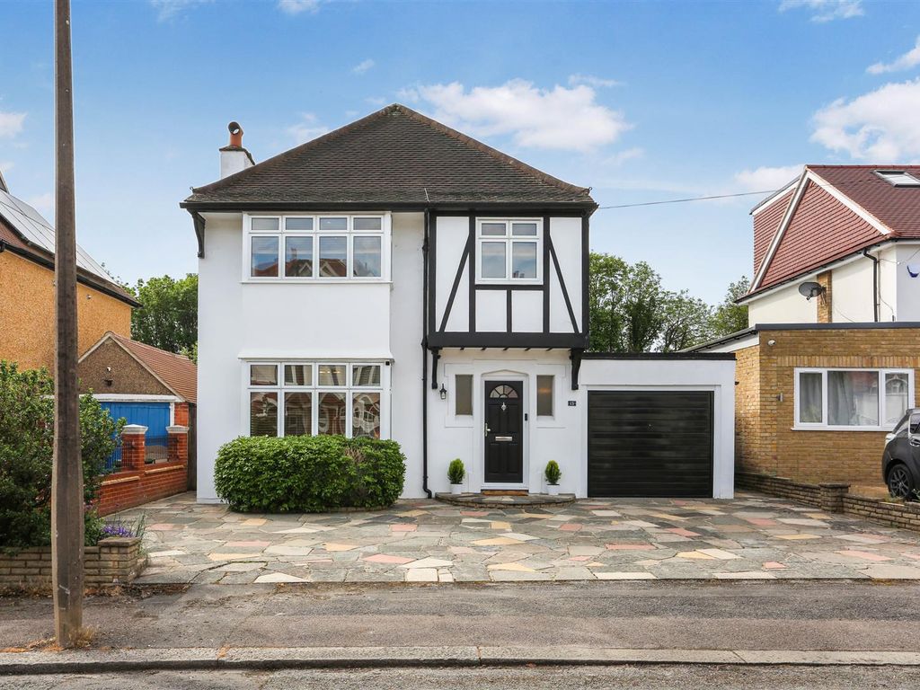 4 bed detached house for sale in Salisbury Avenue, Cheam, Sutton SM1, £