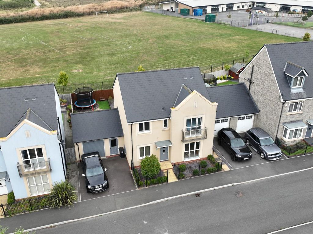 4 bed property for sale in Cobham Parade, WestonSuperMare BS24 Zoopla