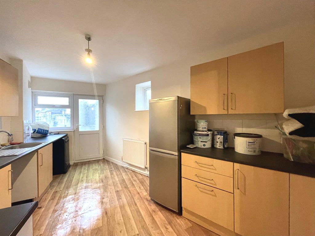 3 bed end terrace house for sale in Barry Road, Barry CF63, £140,000