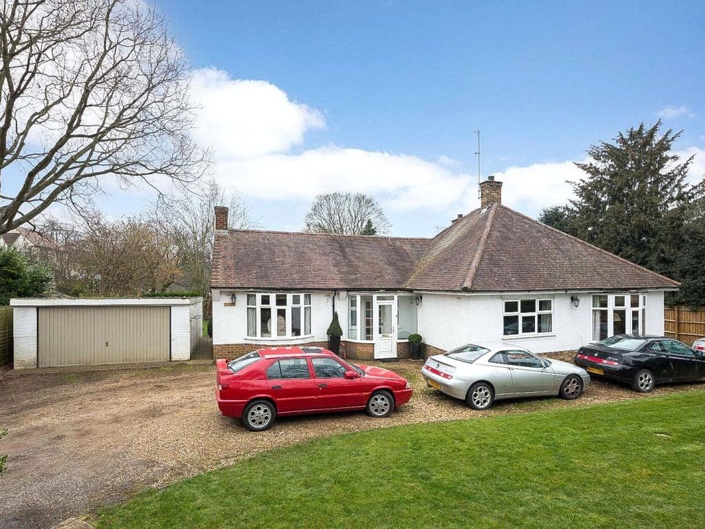 2 bed bungalow for sale in Wellingborough Road, Abington, Northampton