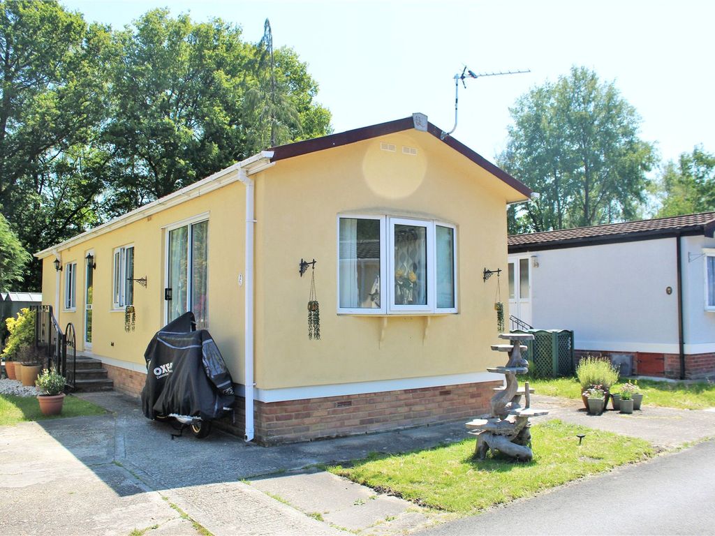 1 bed property for sale in Oaklands, Hook Common, Hook, Hampshire RG27