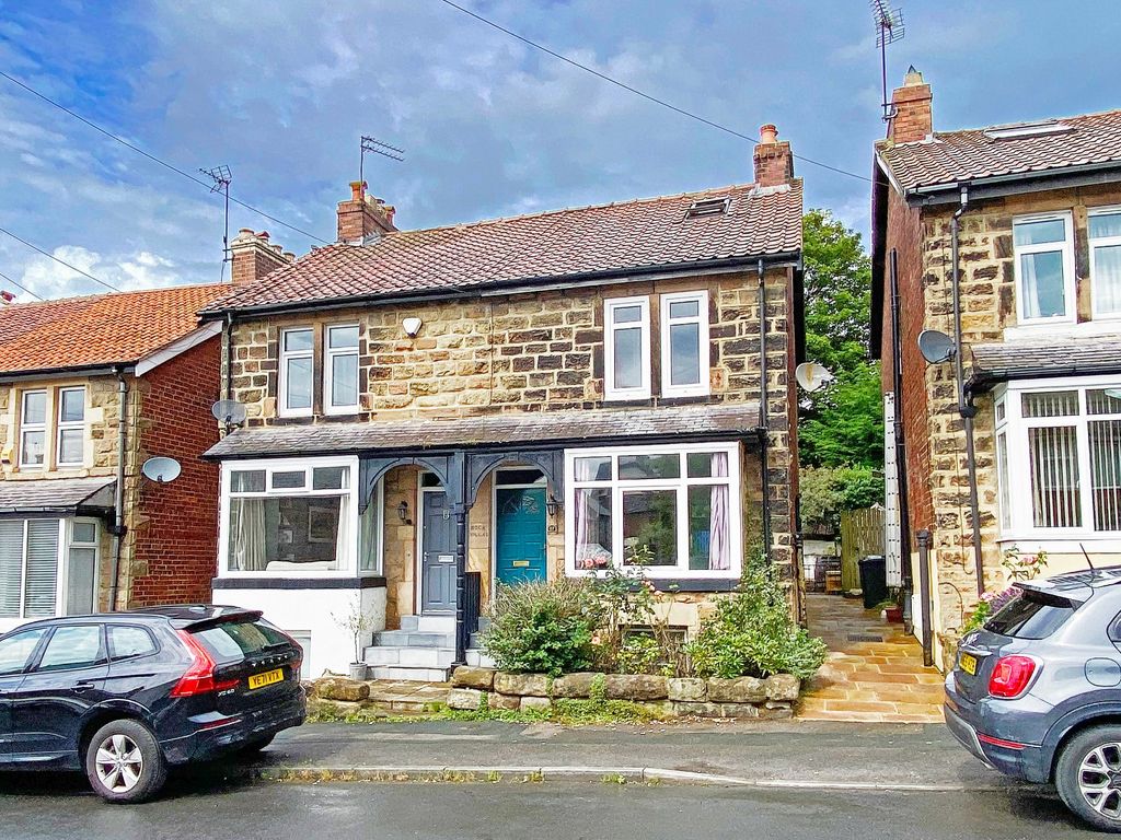 3 bed semidetached house for sale in North Lodge Avenue, Harrogate HG1