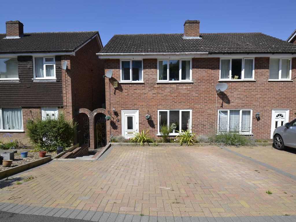 3 bed semidetached house for sale in Pine Ridge, Newbury RG14 Zoopla