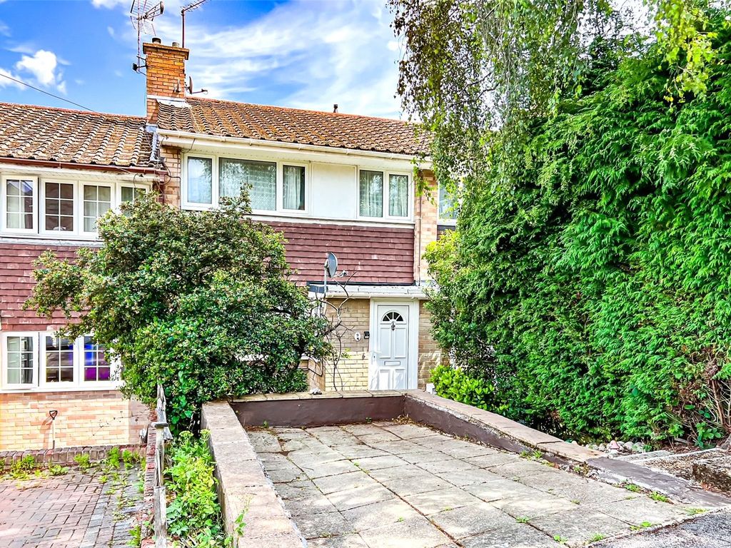 3 bed terraced house for sale in Alpine Close, Southampton SO18, £230,000 Zoopla